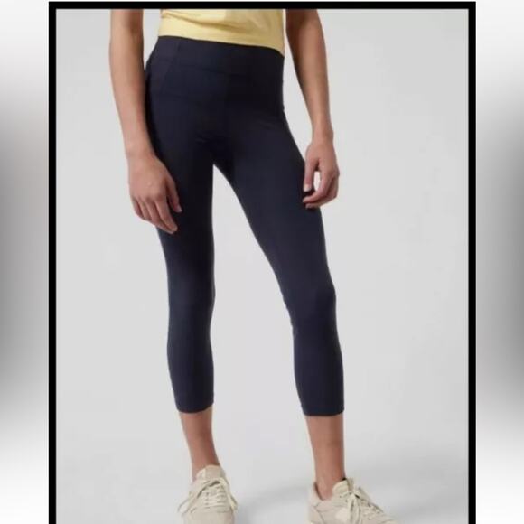 NWT Athleta Girl High Rise Stash Your Treasures Capri Tight Navy Size Large/12 - Picture 1 of 15
